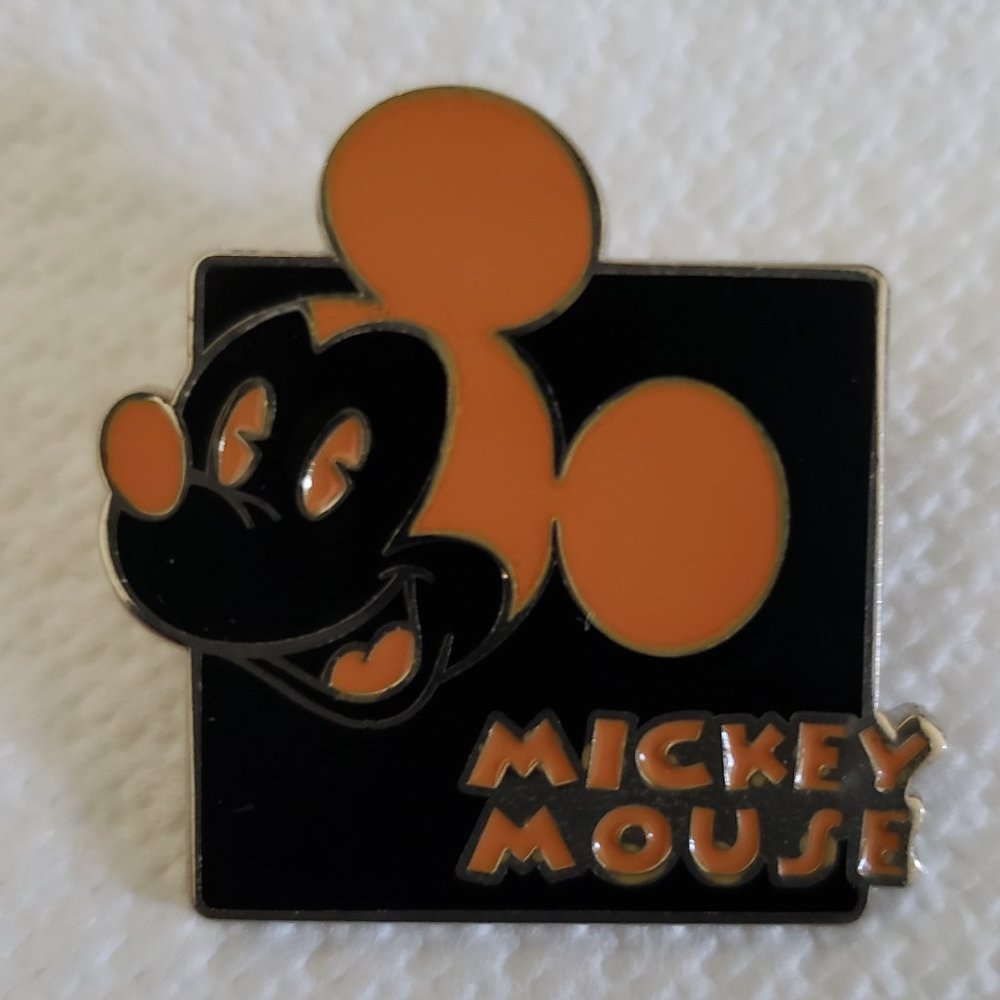 EUC Disney Mickey Mouse trading pin
